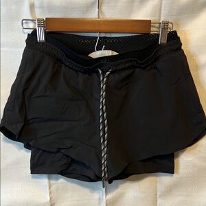 Athleta Crest 2 in 1 Shortie Shorts